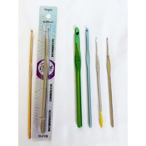 Lot Of Crochet Needles Boye & Susan Bates